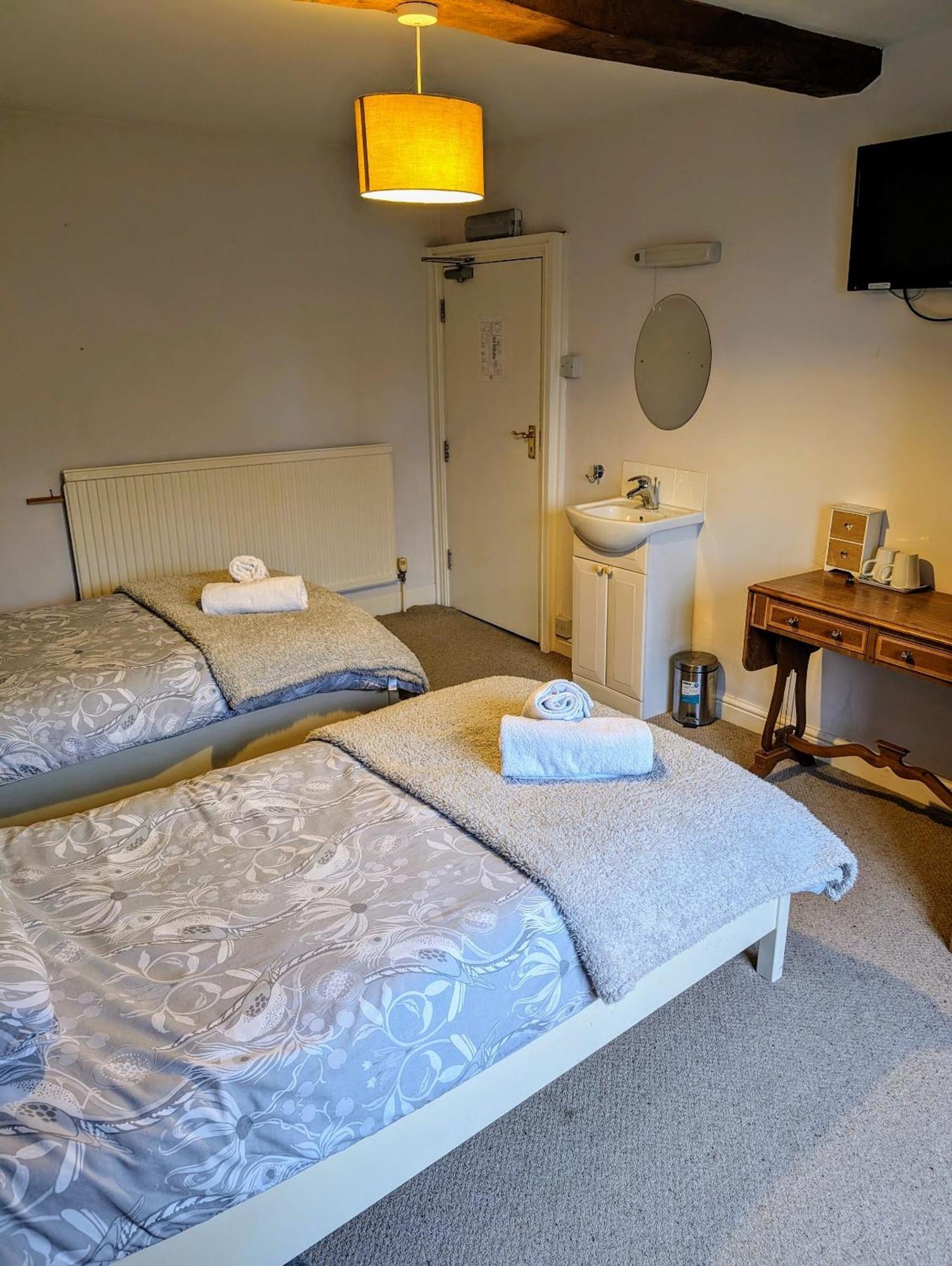 Bartholomew Arms Bed and Breakfast Maidford Buitenkant foto