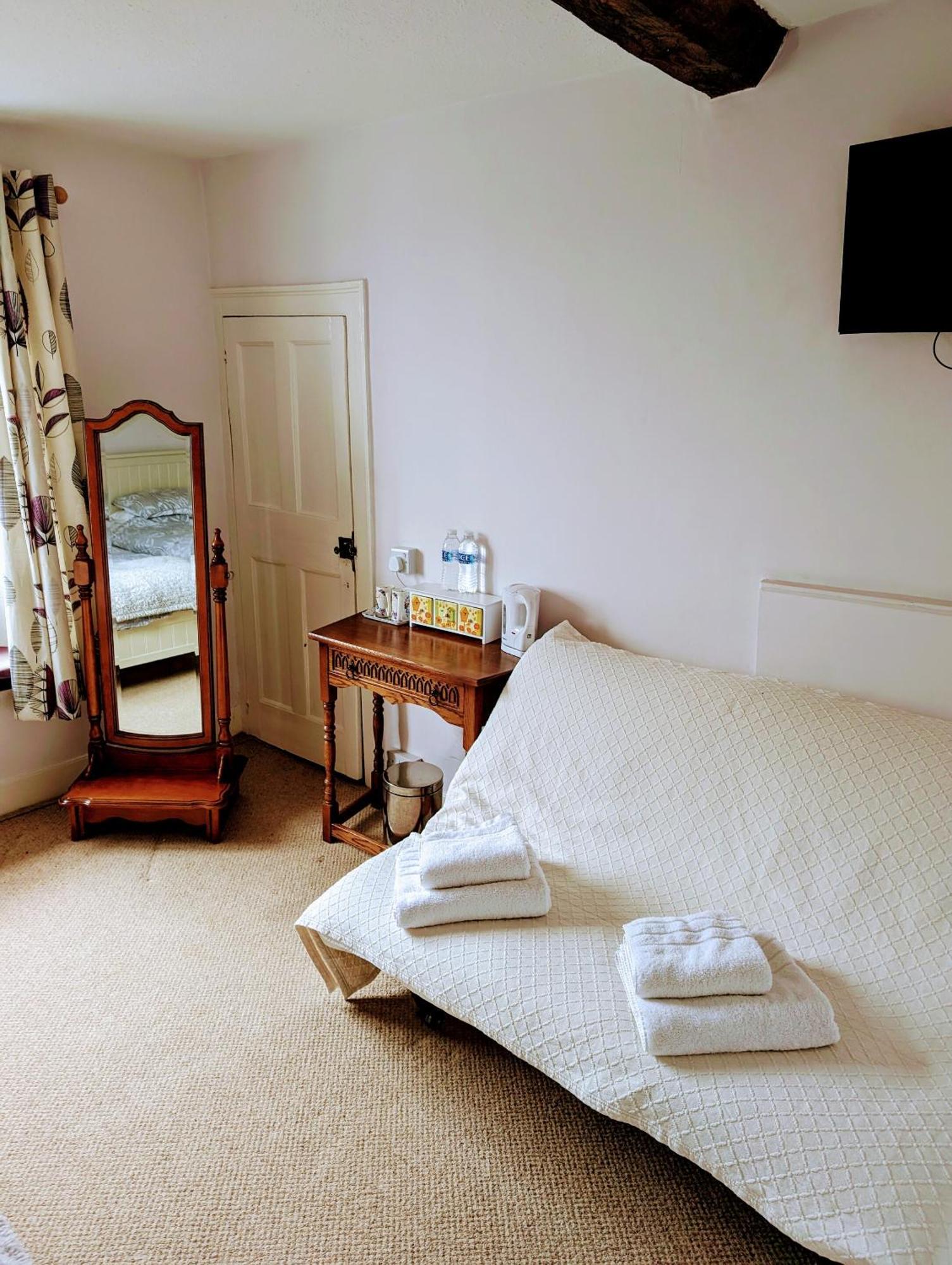 Bartholomew Arms Bed and Breakfast Maidford Buitenkant foto